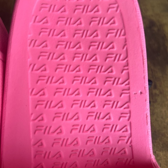 Fila, hot pink, sporty, slip on shoes. - Picture 3 of 9
